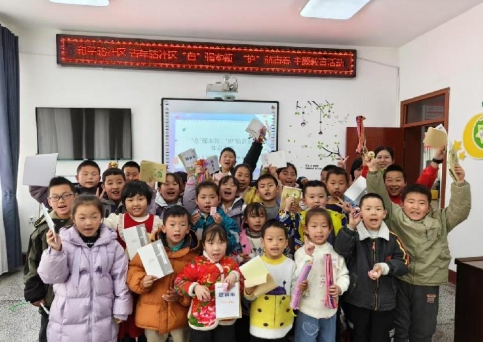 【小阵地，大温暖】在甘肃玉门市和平路社区，“银发馨家”让老人乐享晚年，“春蕾小课