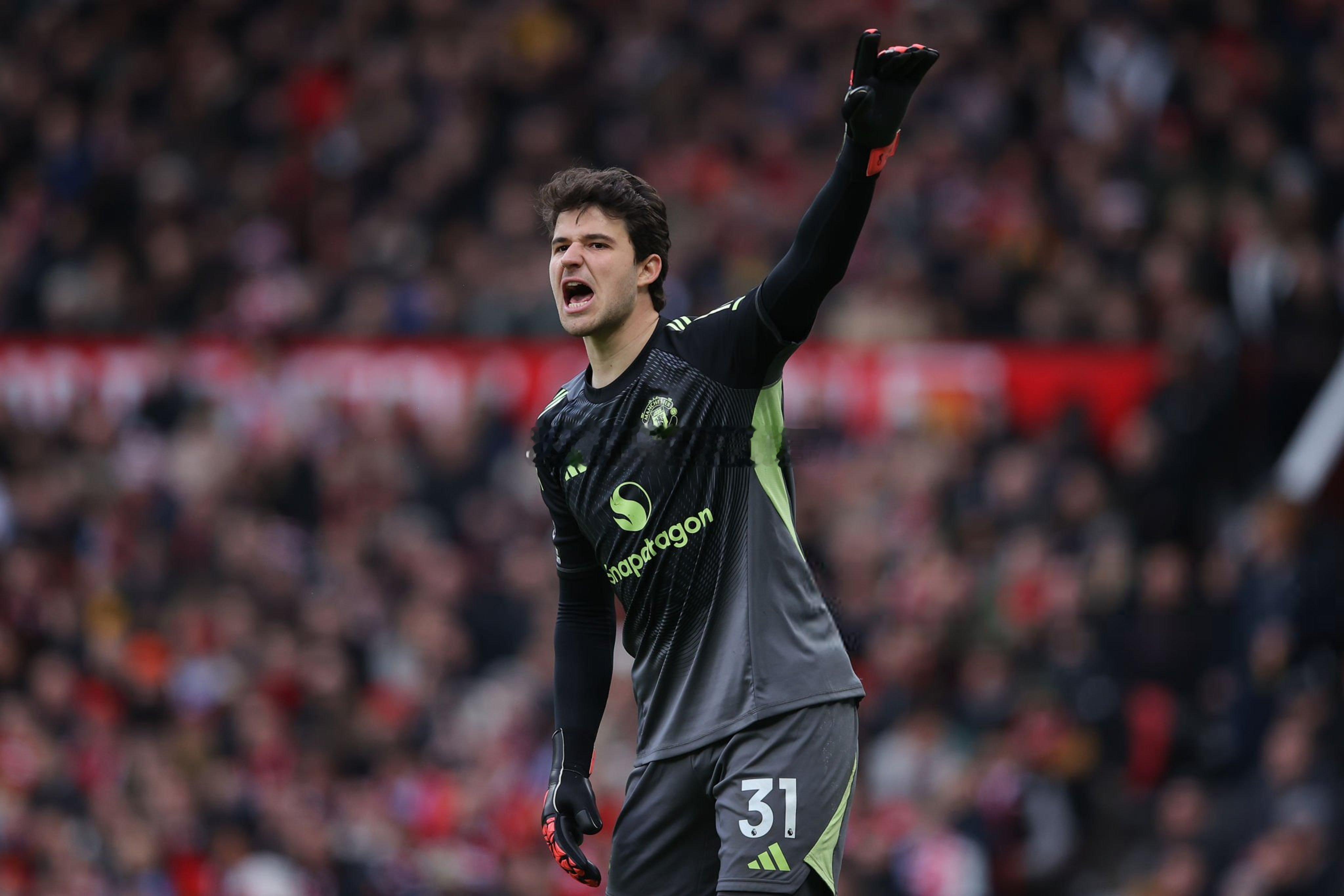 曼联2比0曼城Senne Lammens 