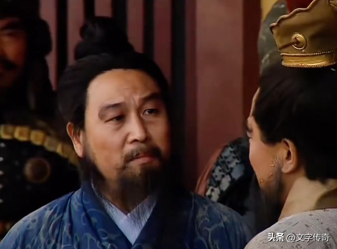 陈宫辅佐谁成功的可能性更大?
陈宫看见吕布不像曹操那样心术不正，所以选择辅助吕布