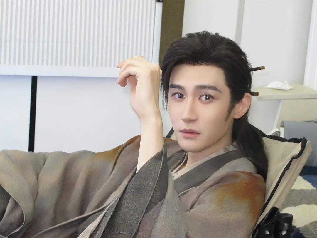 汪铎为啥不容易火？？演技也够用，不胖的时候外形也没问题，台词也不错。差点运气？ 
