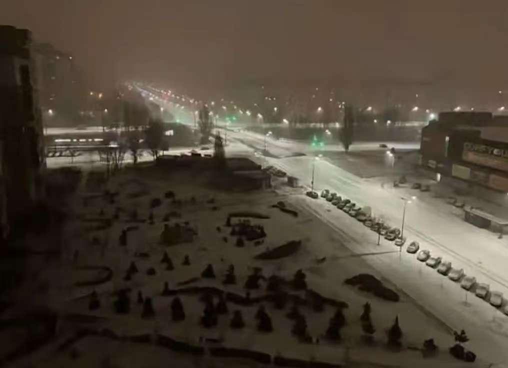 这一次乌克兰真的是挺不住了，他倒在了第4个冬天。

2026年1月9日凌晨，基辅