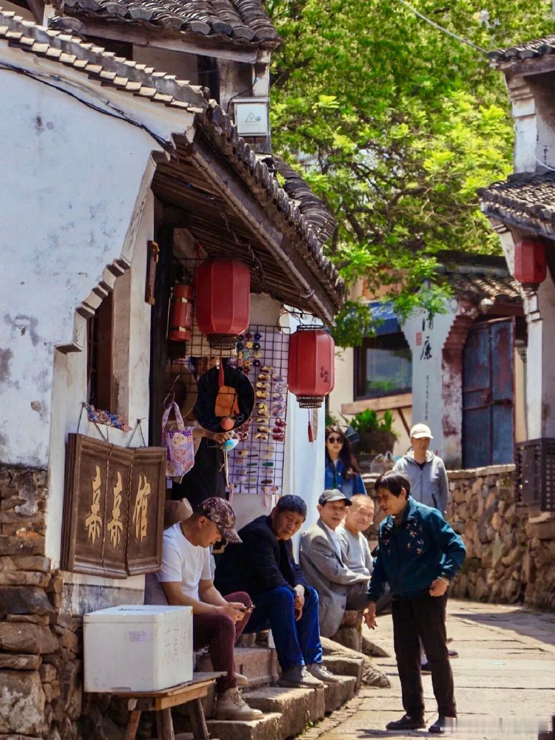 盛夏追光之旅微博旅行ing被慈溪古镇的慢生活种草好久，想躲开城市的忙碌，找个老街