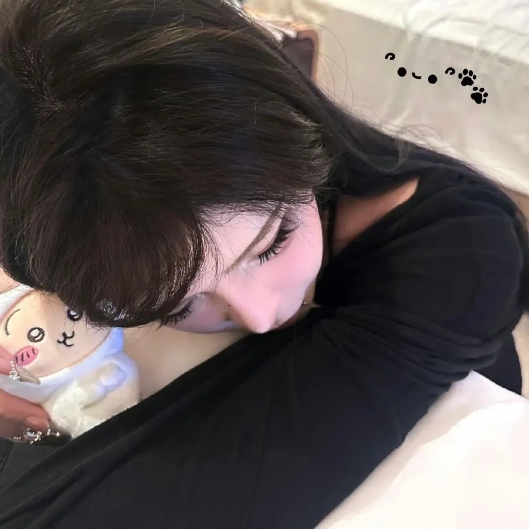 女生头像｜𝙒𝙚𝘾𝙝𝙖𝙩 小众氛围感女头｜感受到幸福的时候能放慢倍速就