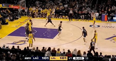 里夫斯三分关键，101平后，重新建立领先！ 