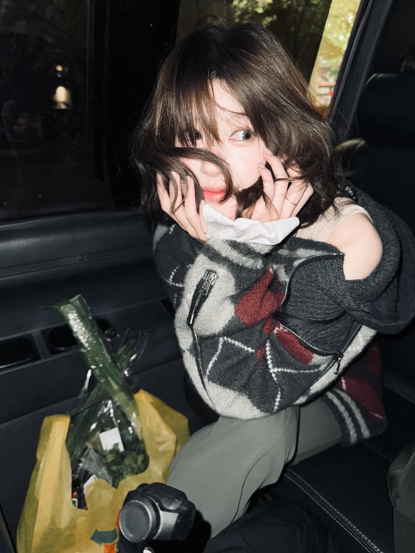 #赵露思刘宇宁互拍# 《珠帘玉幕》子午线发糖了，做饭直播后又互拍，男友女友视角好