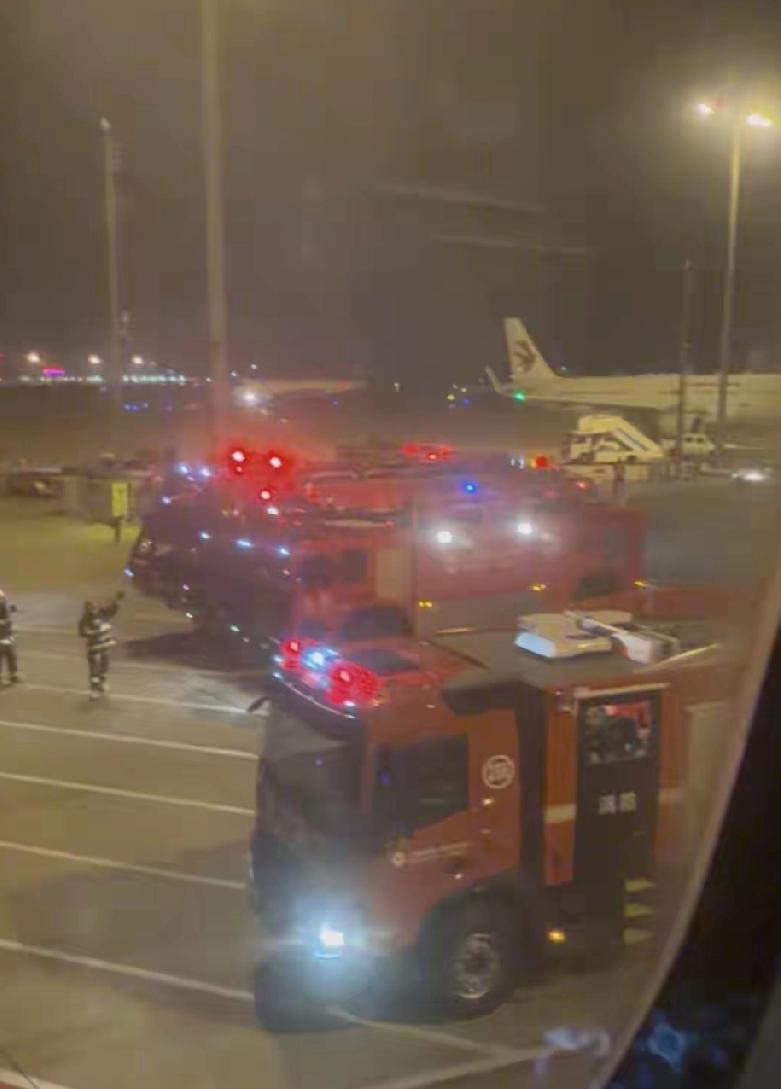 3月22日晚，东航MU5128航班从北京飞上海，落地虹桥机场后机舱起火。据东航通