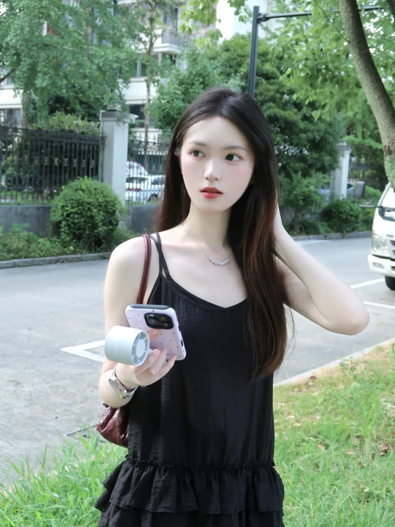 今天你装扮的格外美丽 这美也曾拥在怀里