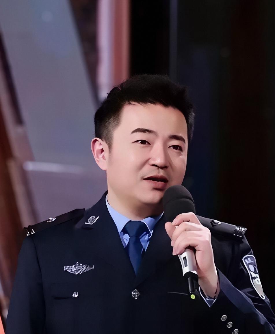 任长霞去世后，丈夫45岁与妻子合葬，他们唯一的儿子，没有了爸爸妈妈，如今他过得怎