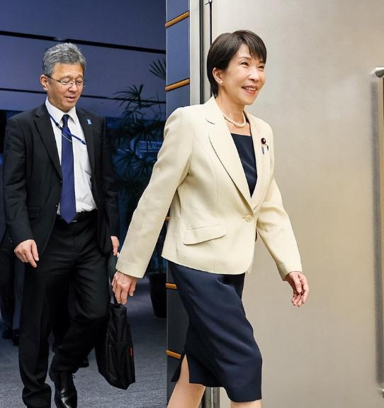 局座预言或将成真：美国一旦倒下，日俄会为四座岛开战吗？他觉得美国在亚太就像一个“