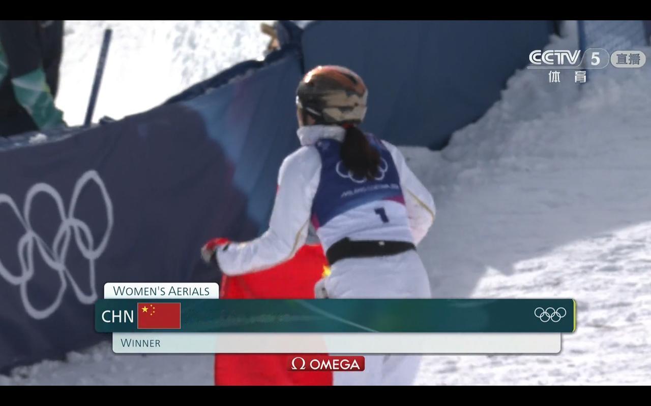 在今晚，在米兰冬奥会上，我们中国队拿到两枚金牌，恭喜中国队！金牌榜上，排名来到第