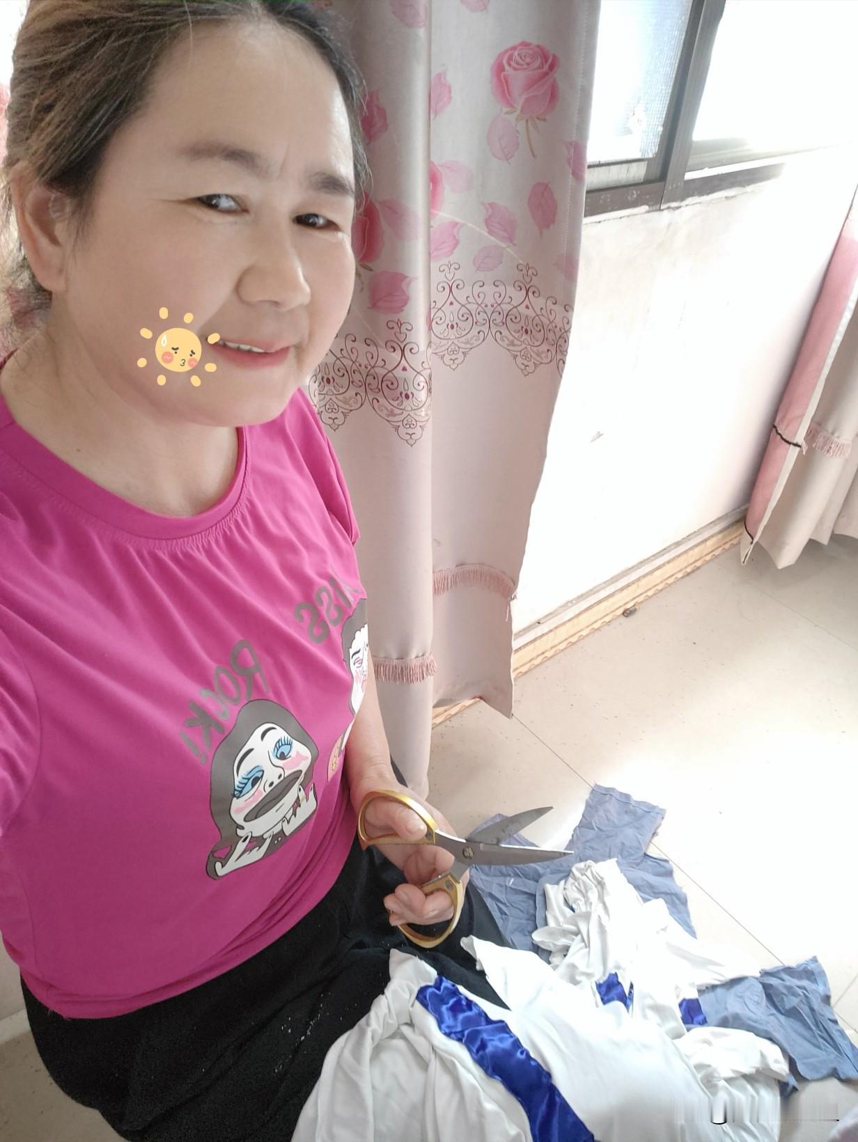 你们家的旧衣服，都是怎样处理的，
孩子们让我把家里不能穿的衣服扔掉，但我节省惯了