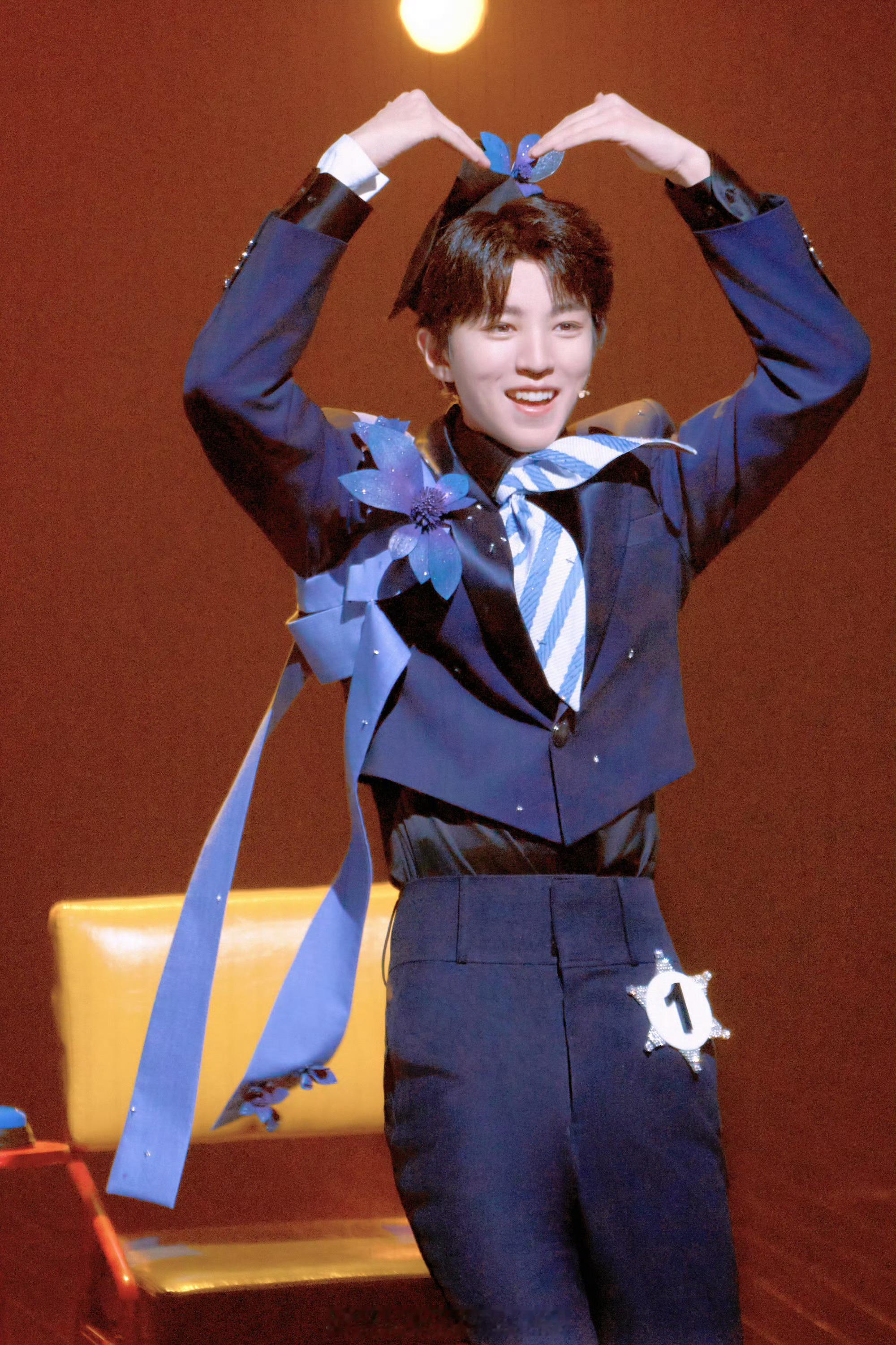 王俊凯 脱粉已经到了两边都能理解的年纪了