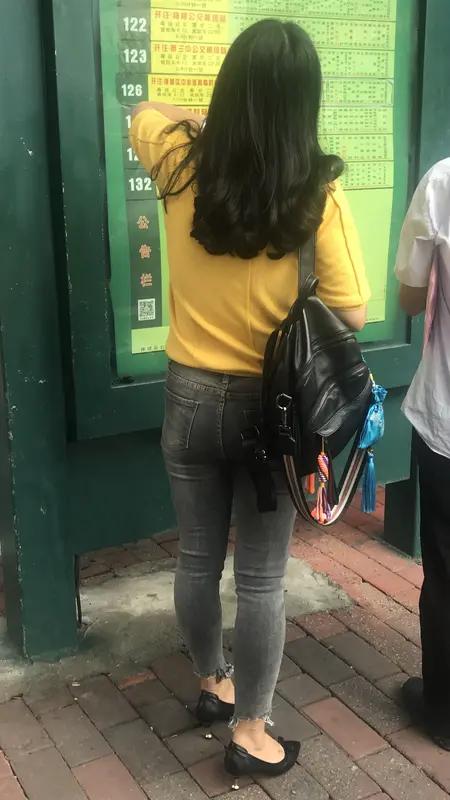男生都喜欢微胖穿紧身裤的女孩吗? 

男生是不是都喜欢微胖穿紧身裤的女孩，这可不