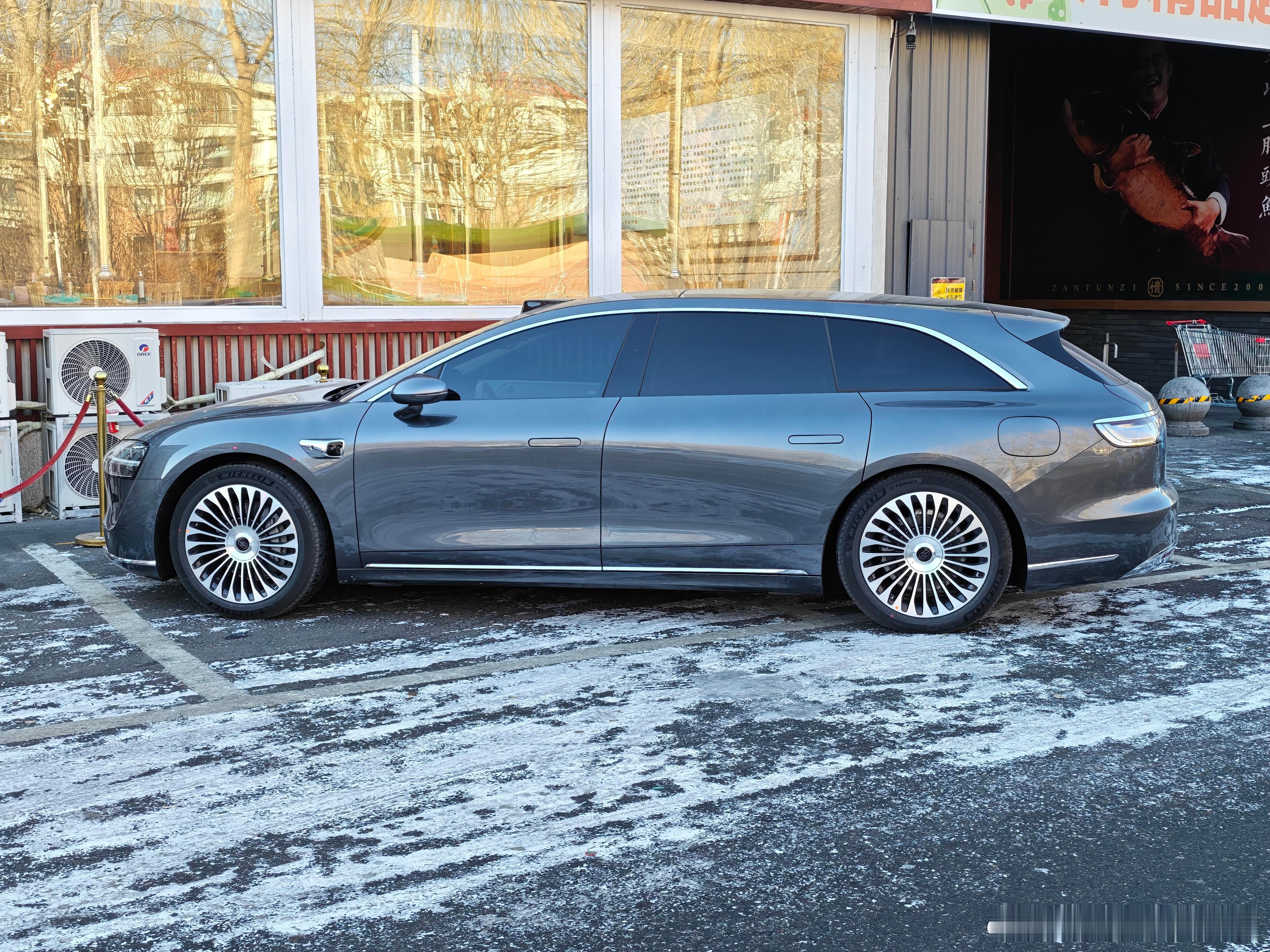 享界s9t 侧视角姿态还可以，贴几张奥迪A6 Avant就是翼子板摄像头好大好大