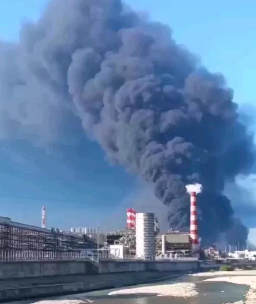 俄媒报道，当地时间3日，扎波罗热州州长巴利茨基证实，当天该州托克马克市一处集贸市