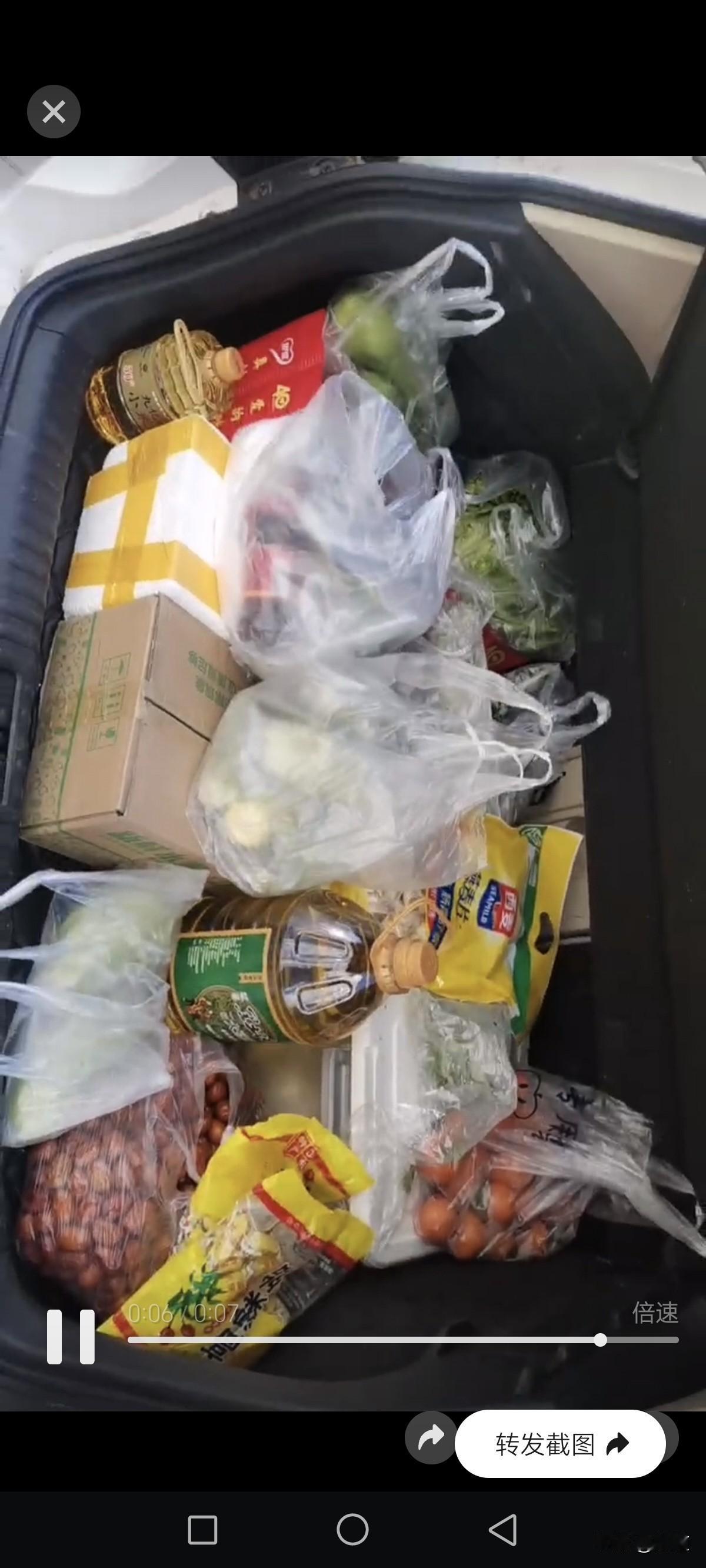 自从我爸走了后，我们回家，就是我妈最开心的时候。
我哥中午就到家了，还是离家近好