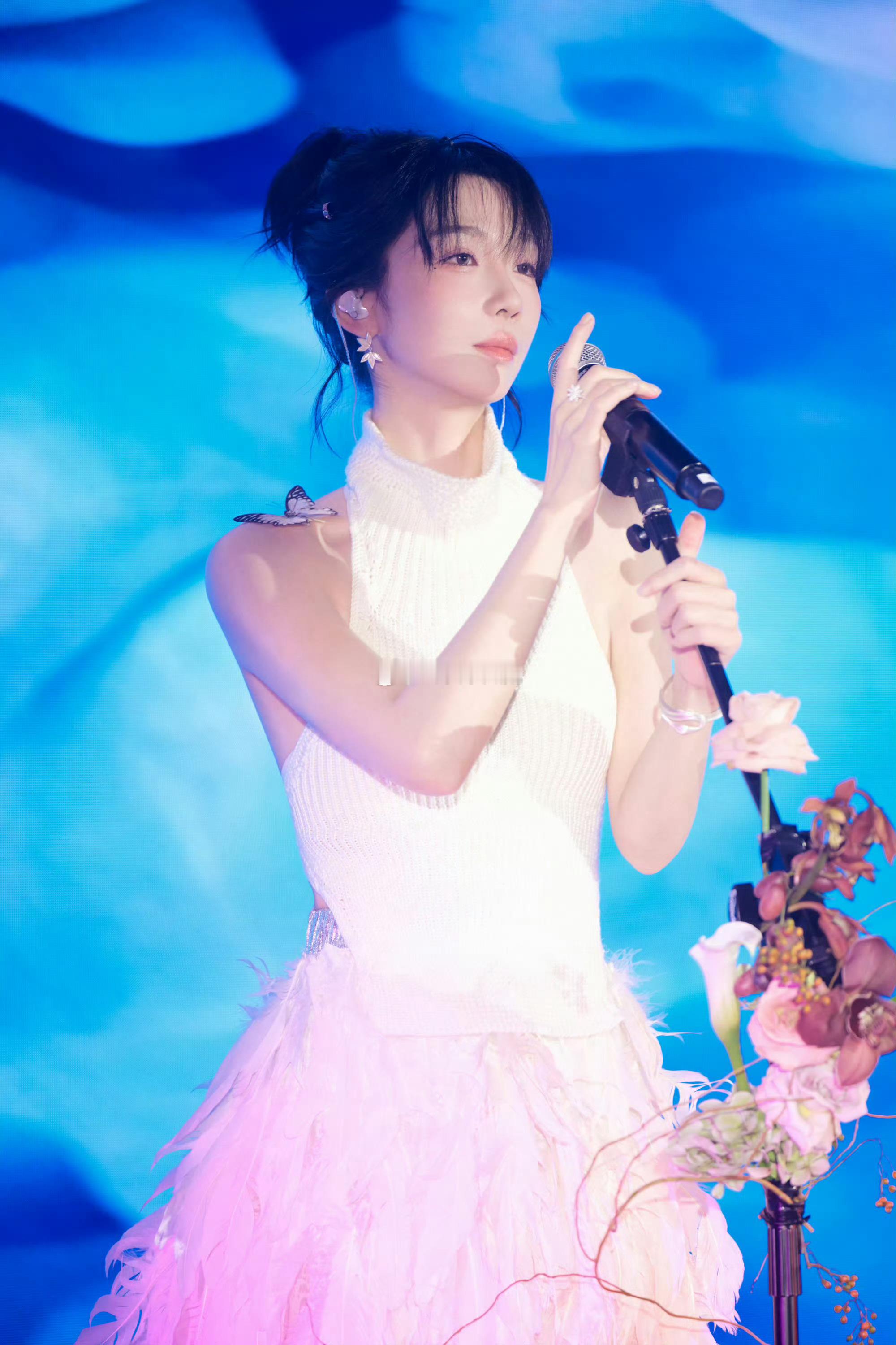 刘恋怎么参加晚会还要给观众背调 谁被刘恋这份极致细致狠狠圈粉了？参加晚会都不忘给