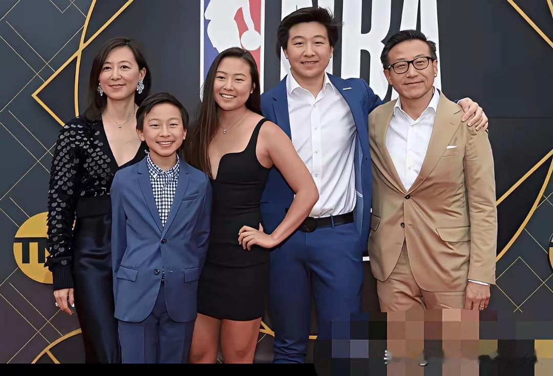 打破富不过三代魔咒！蔡崇信四代精英世家，和潘石屹夫妇格局差距一目了然
 
世人总