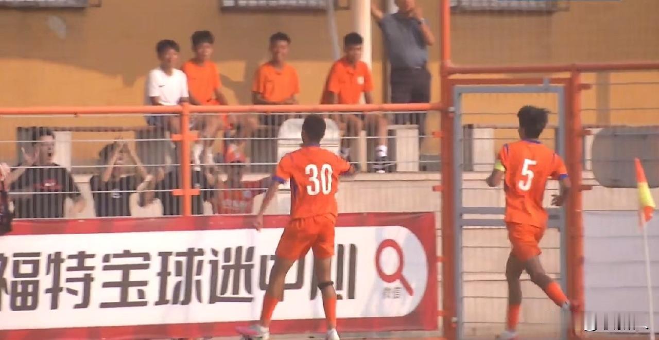 山东泰山U15男足2-0完胜长沙麓山阳光U15，闯入2026年第5届U15中青赛
