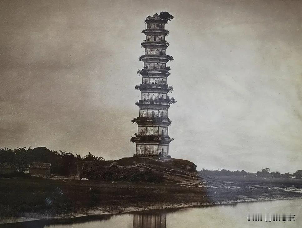 前世今生的广州赤岗塔。
​图1：1880年，摄影：阿芳。
赤岗塔 广州塔 广州老