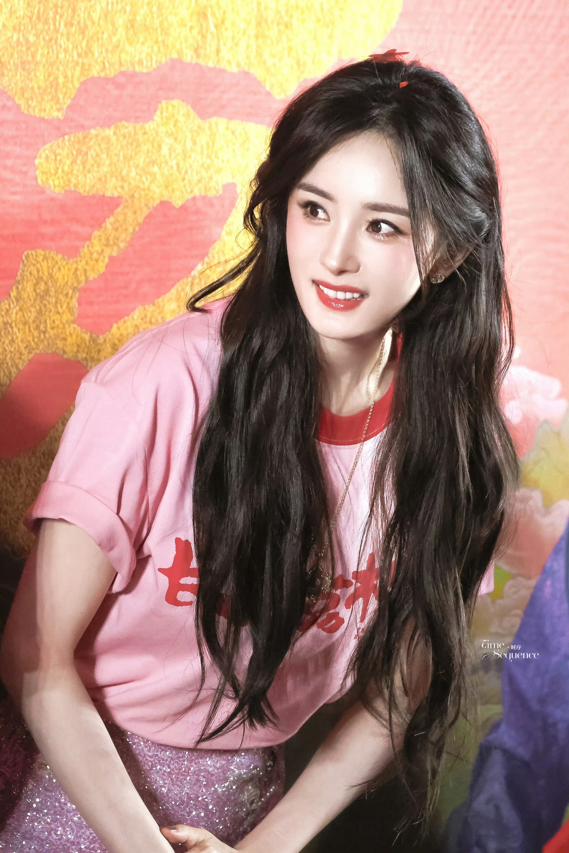 杨幂让C好权威的美貌！好治愈的月牙笑！杨幂今天好粉 ​​​