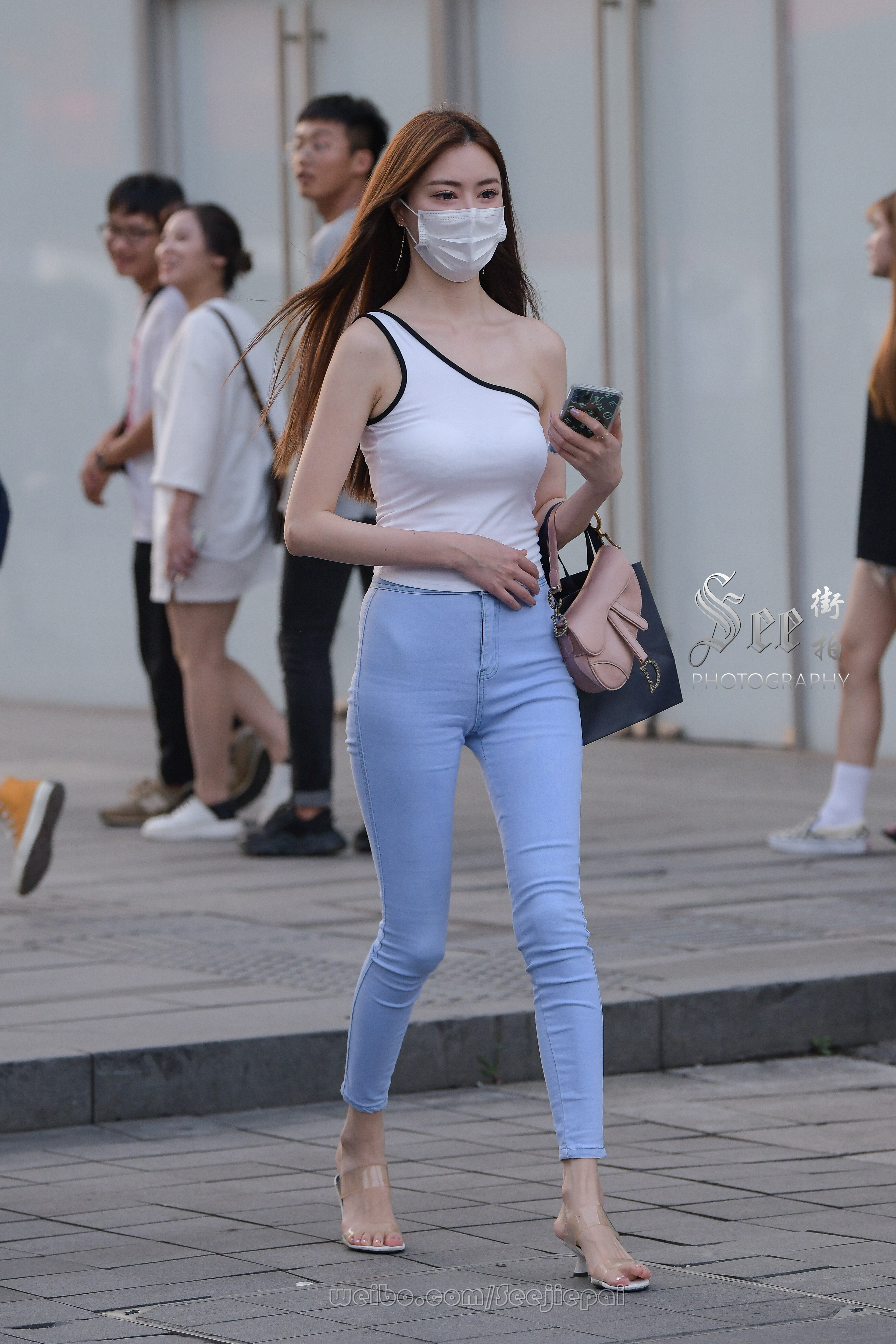 牛仔裤百搭显身材~~ ​​​