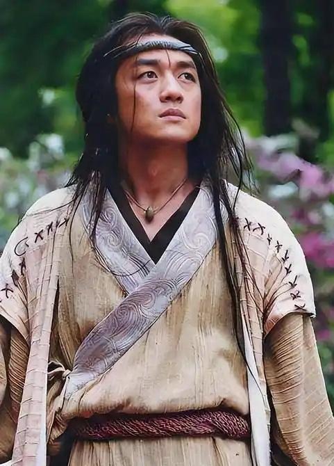 网友A：之前好多人笑李亚鹏生意总赔钱，现在看数据才知道，他嫣然那块儿做了两万多台