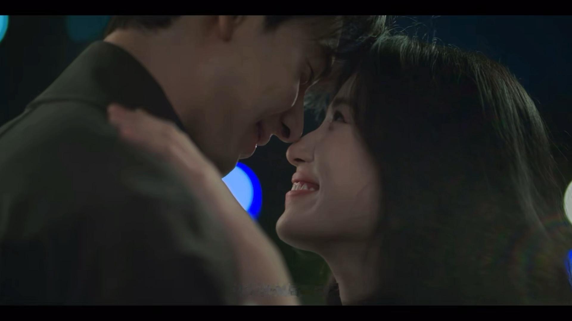 这个《轧戏》看起来大事很妙，拥抱和吻戏都摩多摩多陈星旭卢昱晓轧戏预告好甜