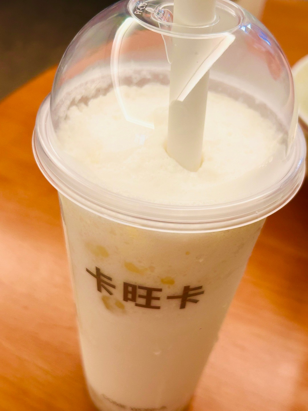 立秋了，还有人傻傻的在等第一杯奶茶🧋，而我在等谁能送秋天的第一个奶茶店随手拍同