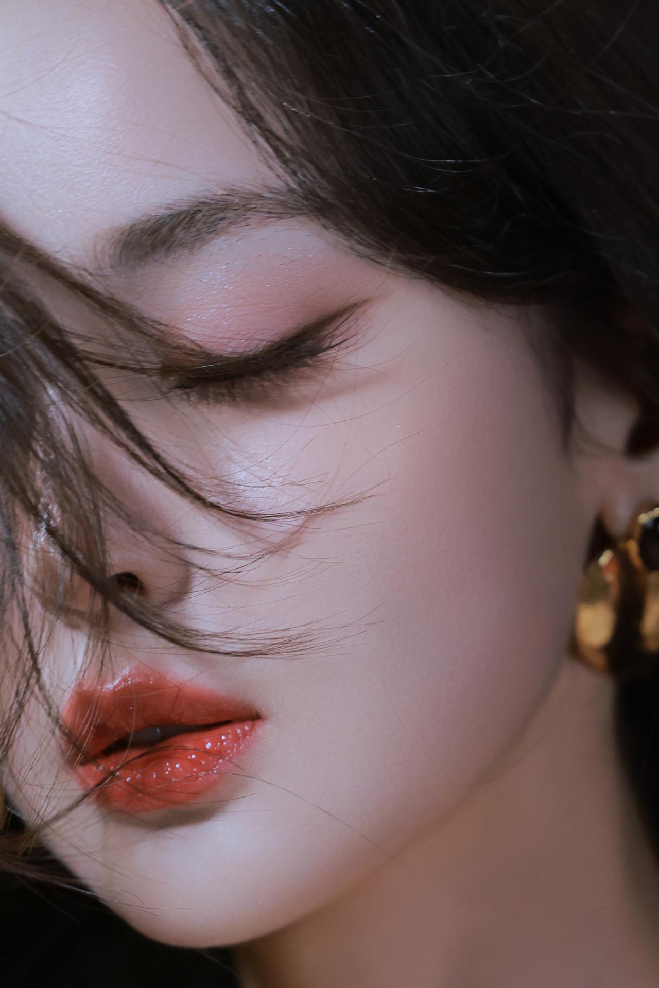 怎样穿搭知性又显身材?美女明星穿搭写真