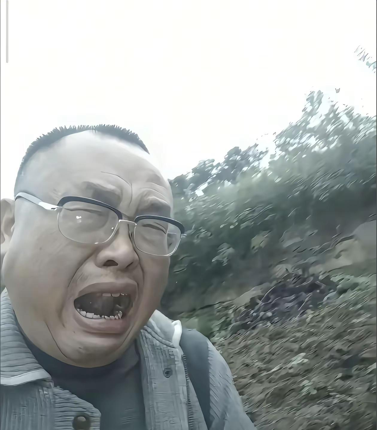 我认为龚俊清是一个非常可怜的父亲网上流传的幺幺去世原因有很多种，但其实当时幺幺爸
