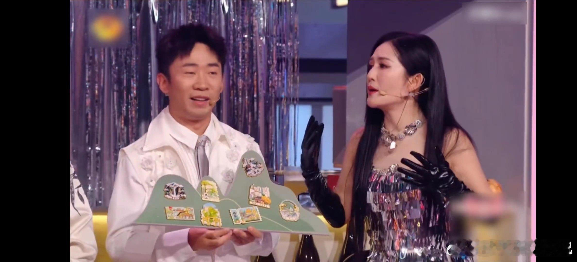 杨迪这爬山干粮配置也太硬核了，三块饼干就能勇闯山野，说他是爬山界“极简大师”没人