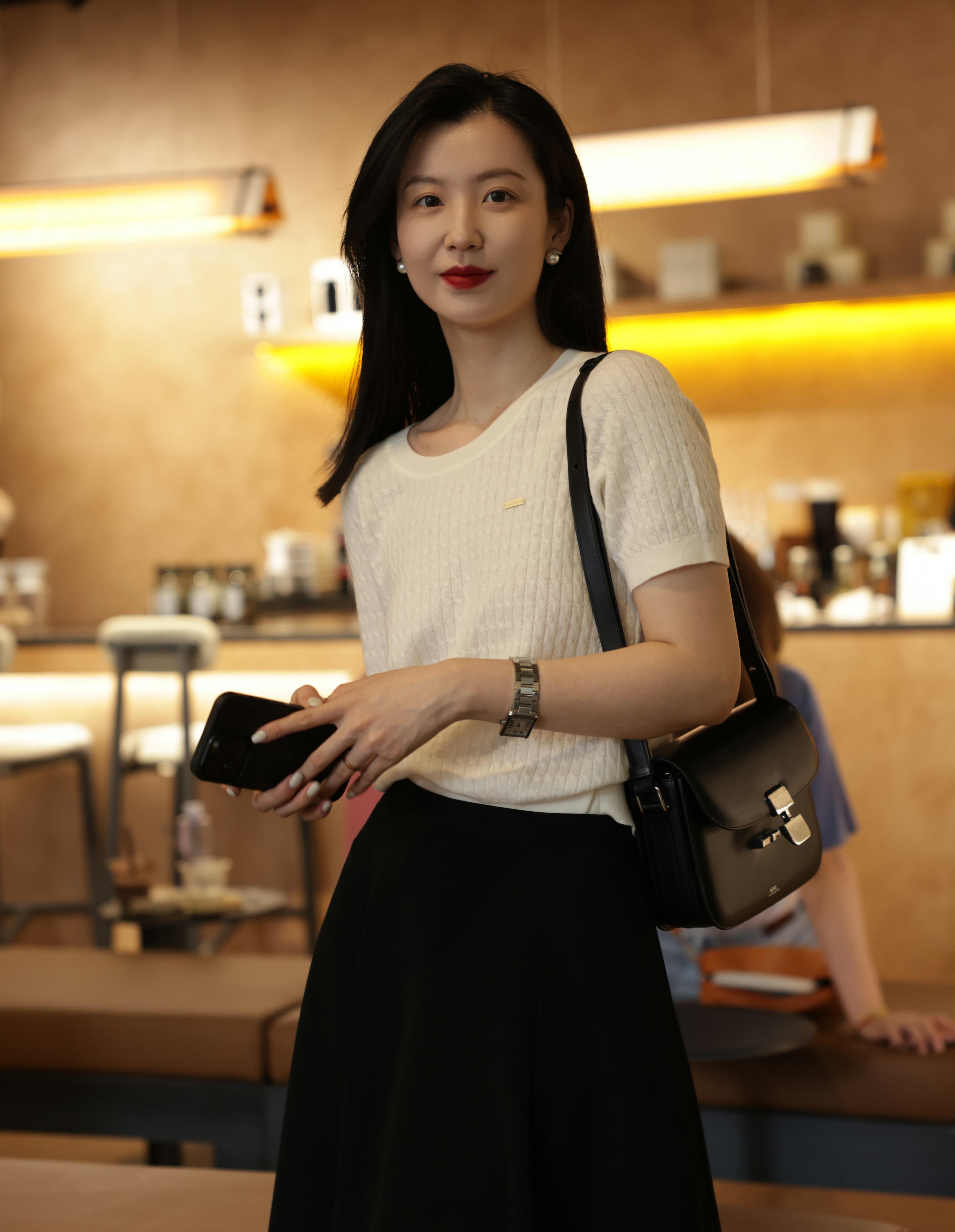 优雅又好看的女孩 ​​​