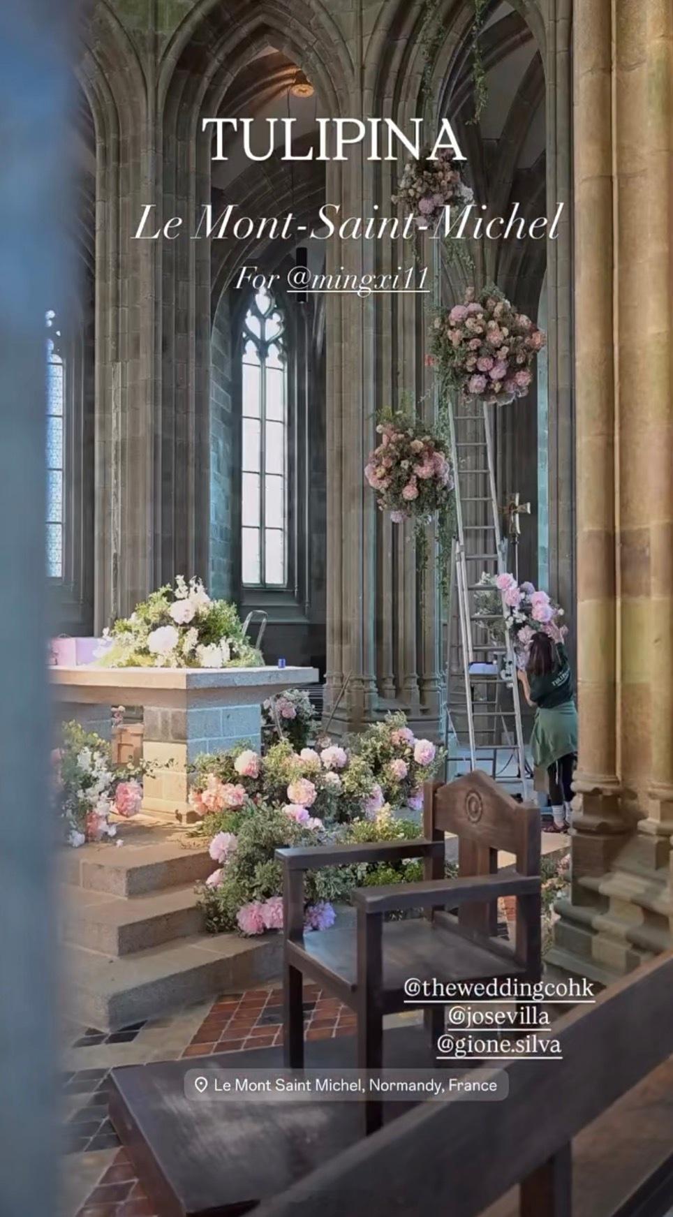 奚梦瑶何猷君婚礼布置奚梦瑶何猷君婚礼现场图 谁懂一下满场铺满高级花材的震撼 