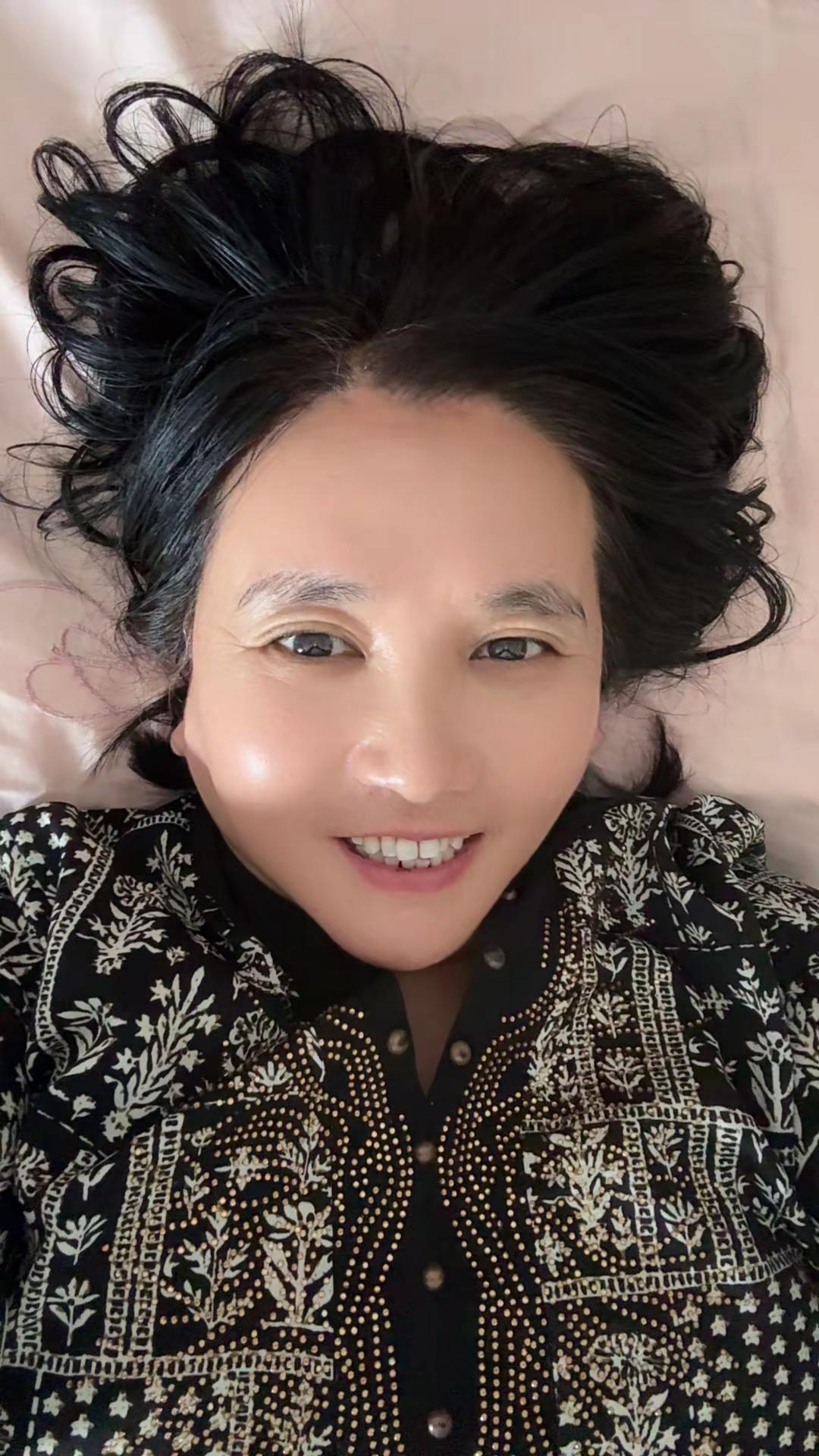 简单穿搭穿出自信穿出美丽