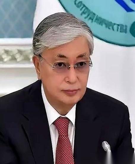 [兔子]哈萨克斯坦，一度以为自己是牌桌上最聪明的玩家，结果一圈下来才发现，自己不