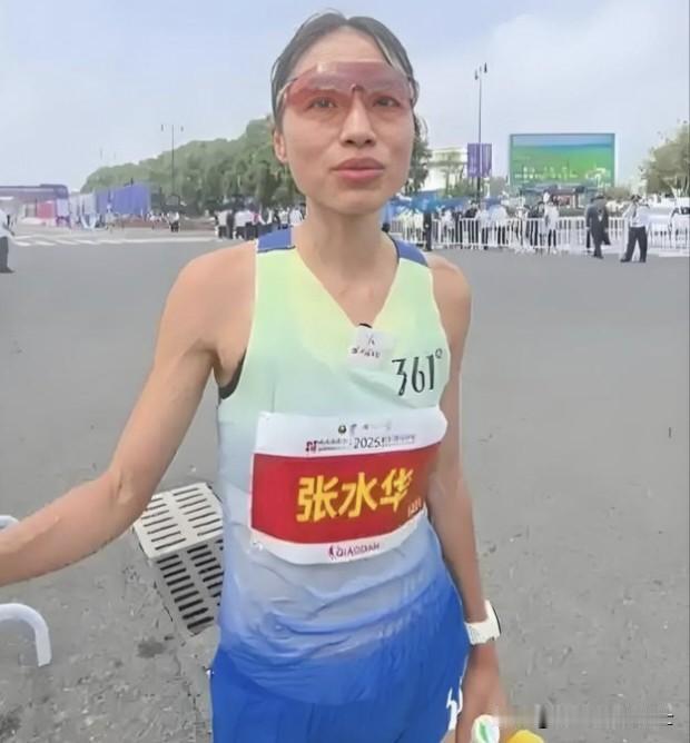 “最快女护士”张水华宣布辞去医院护士职务。

2026年1月2日，被网友称为“最