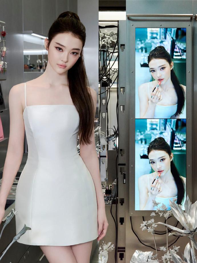 ELLA x MAC埃拉·格罗斯（Ella Gross）