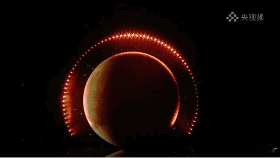 聚是鸿蒙气，散是满天星！《鸿蒙星光盛典》诠释“在一起”的群像力量。播出当晚，央视