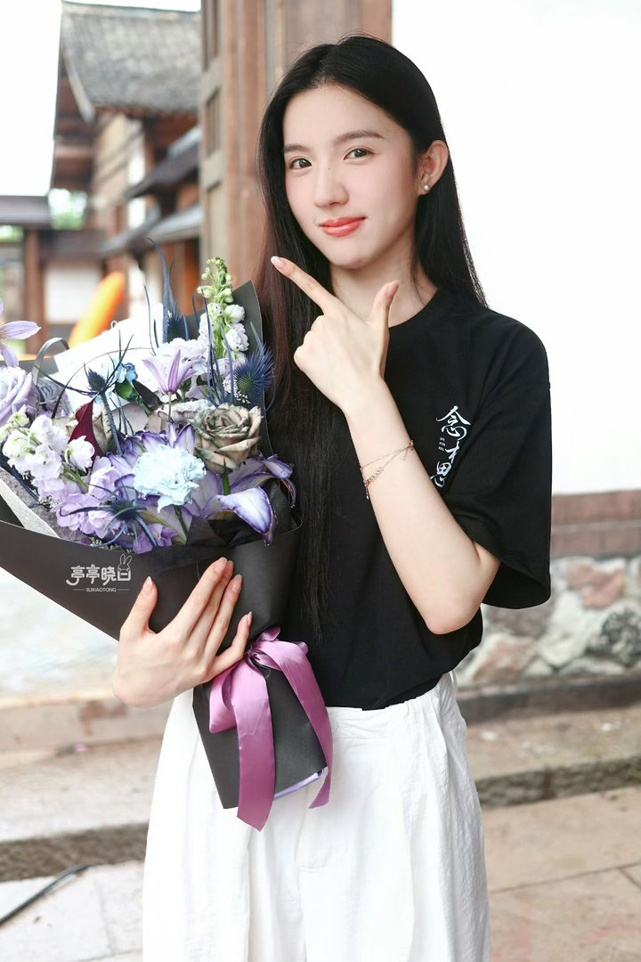 苏晓彤念相思开机路透苏晓彤念相思女二 《念相思》这剧阵容挺有意思的，苏晓彤演女二