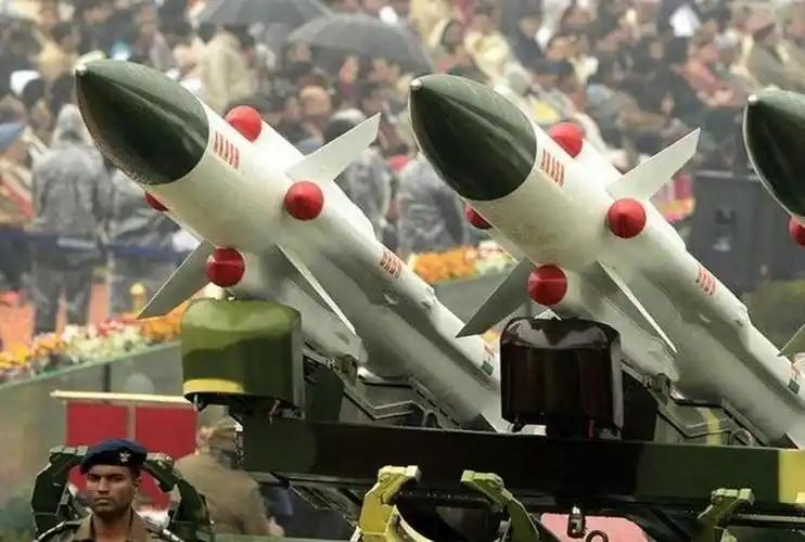 菲律宾用印度"阿卡什"导弹织防空网，南海的天空还容得下自由飞行吗？
马尼拉，20