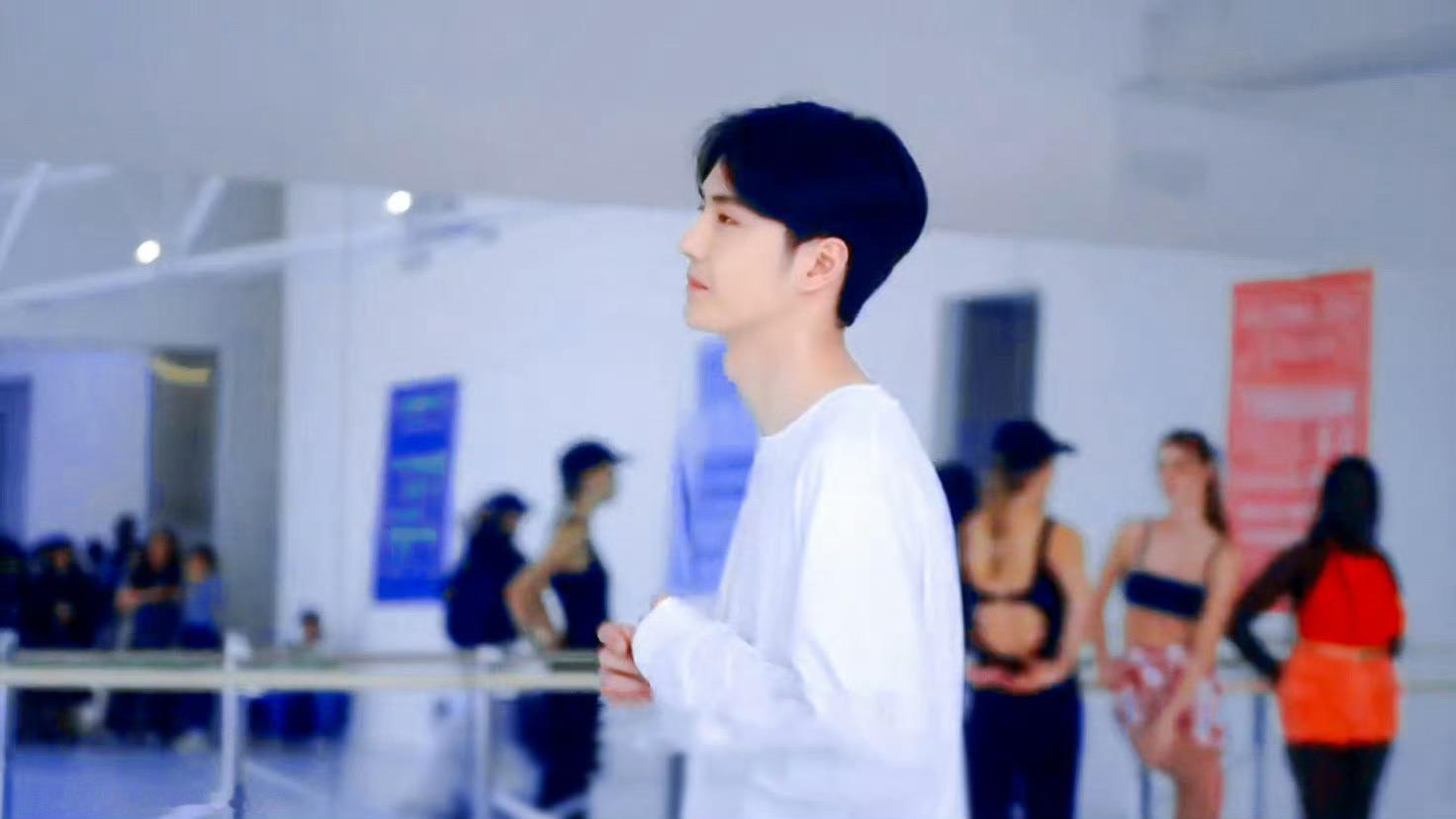 唯一纯白的茉莉花王一博 cr:logo 