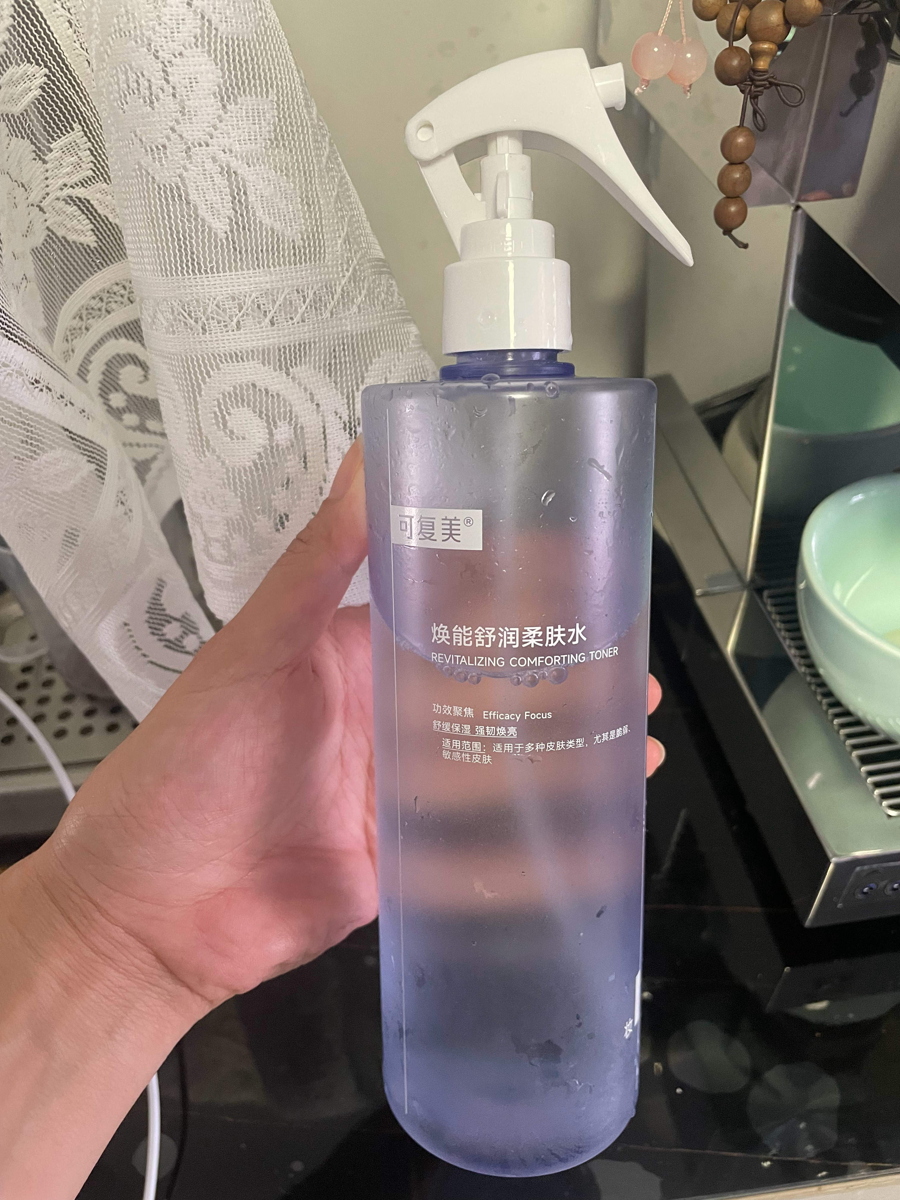 空瓶再利用当做消毒喷雾瓶家有宠物，阴雨连绵，潮湿黏腻，用一下感觉卫生一些。 