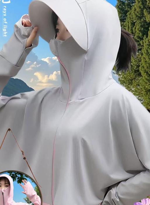 大家有没有发现？夏天到了，大街上许多女性，真是让我开眼了。

从头到脚裹得严严实