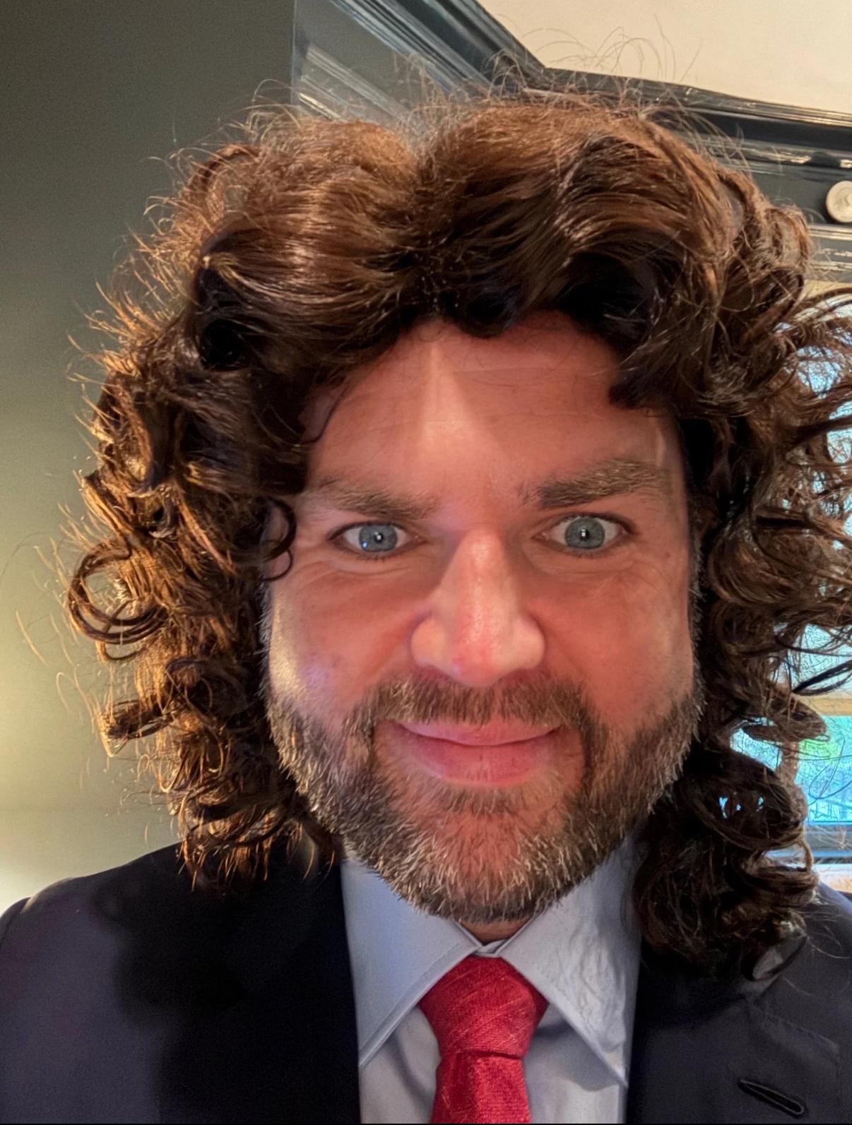 快讯！快讯！

美国突然改口了。
在一场保守派集会上，美国副总统万斯把话说透：钱