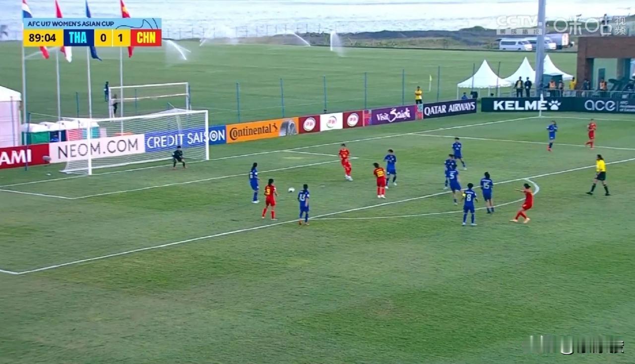 U17亚洲杯，中国女足3-0击败泰国队，两连胜晋级。3个进球都非常漂亮，比赛精彩