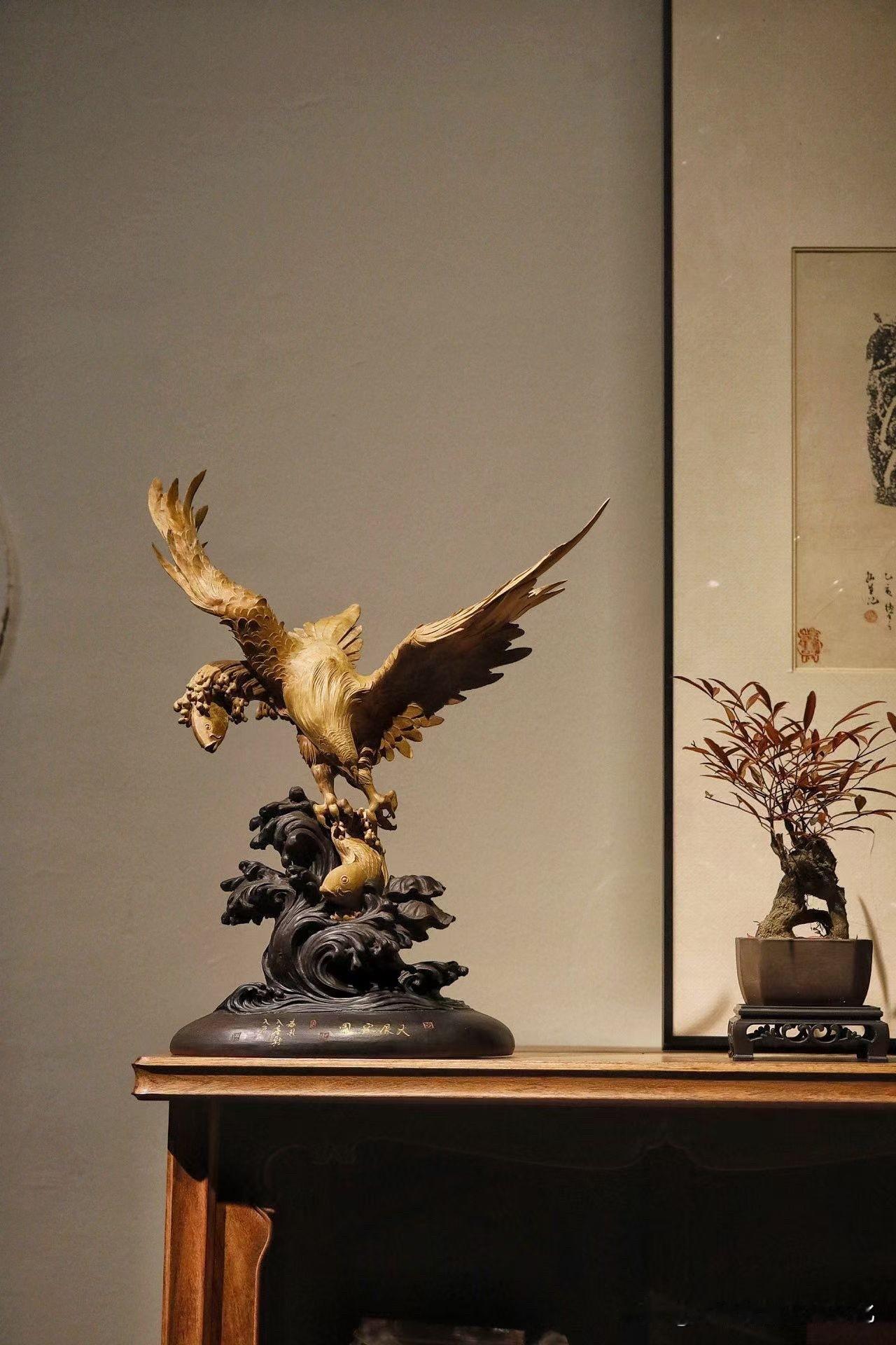 老山檀香｜大展

有些气势，不是“做”出来的，
是从木里慢慢生出来的。

檀香的