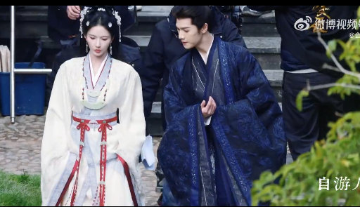 李昀锐刘些宁新剧同框路透 李昀锐刘些宁新剧同框路透， 李昀锐刘些宁《归良辰》拍摄