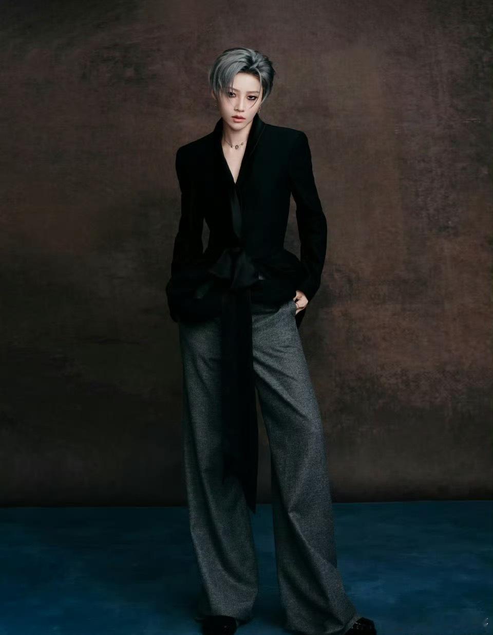 刘雨昕微博之夜出图 