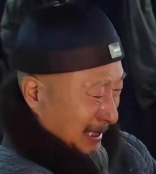72岁陈佩斯，悲痛发文！
8月11日中午，陈佩斯突然更新社交账号，悲痛的发文悼念